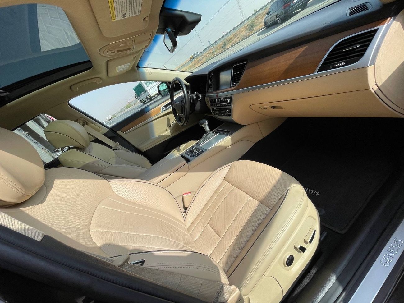 جينيسس G80 V6 3.8L / PANORAMIC SUNROOF / 360 CAMERA / RADAR / COOLING AND HEATING SEATS