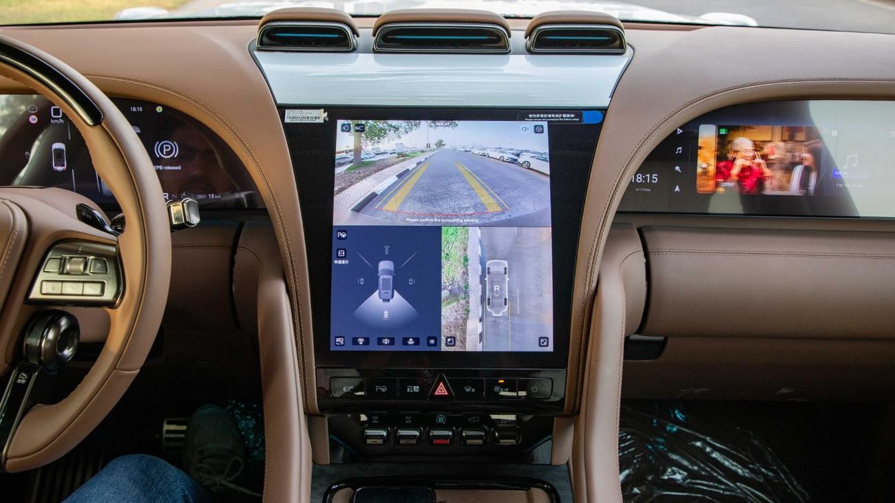 يانغوانغ U8 DM-i PREMIUM EDITION | 22" Alloy with Float Mode | 2025 | For Local Registration +10%