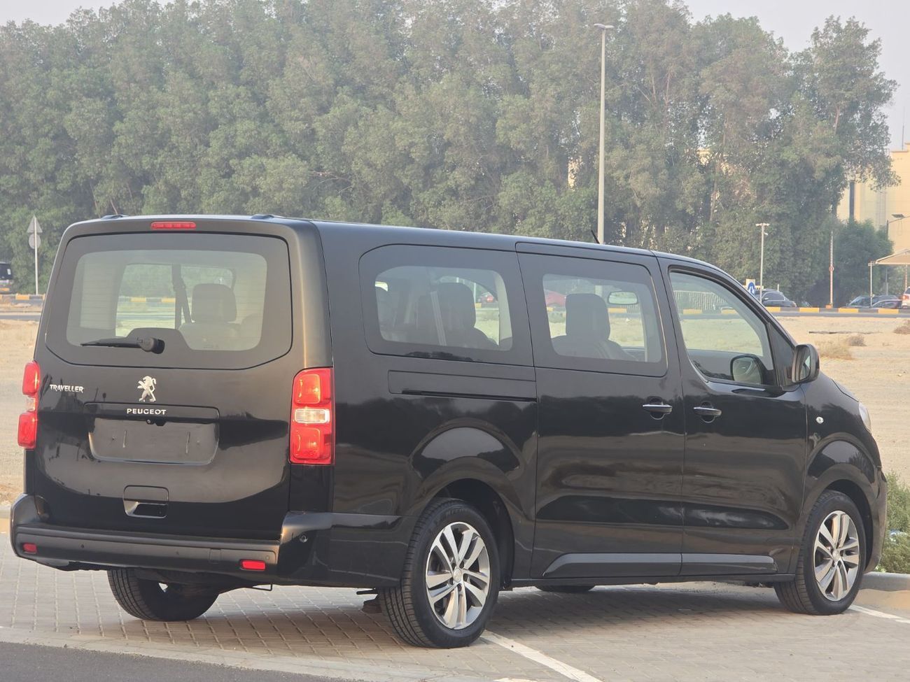 Peugeot Traveller PEUGEOT TRAVELLER VIP DIESEL 2020 2KEYS // FULL OPITION // ORGINAL PAINT