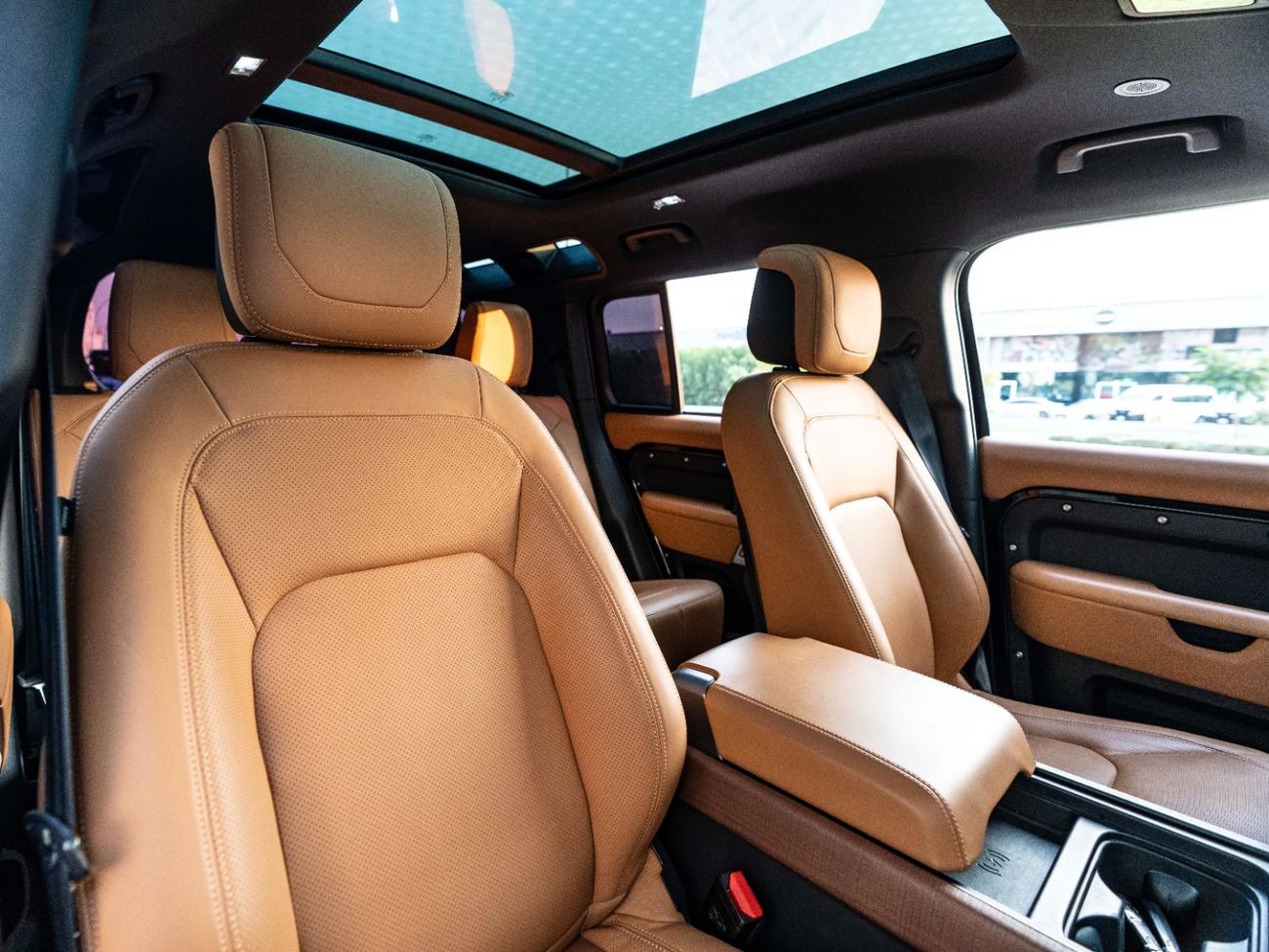 Land Rover Defender P400 110 SE 3.0L (5 Seater)