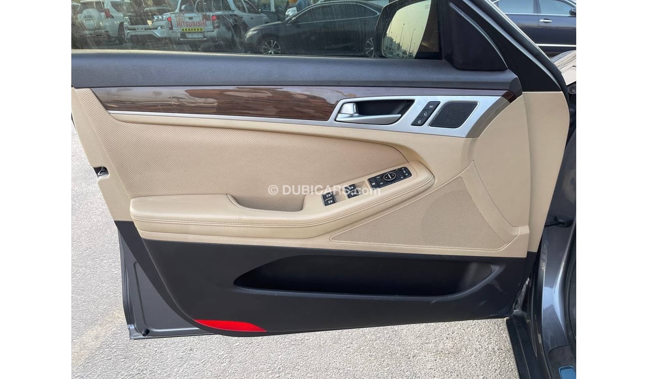 هيونداي جينيسس بلاتينوم هيونداي جينسيس 2016 خليجي بحالة ممتازة بدون حوادث