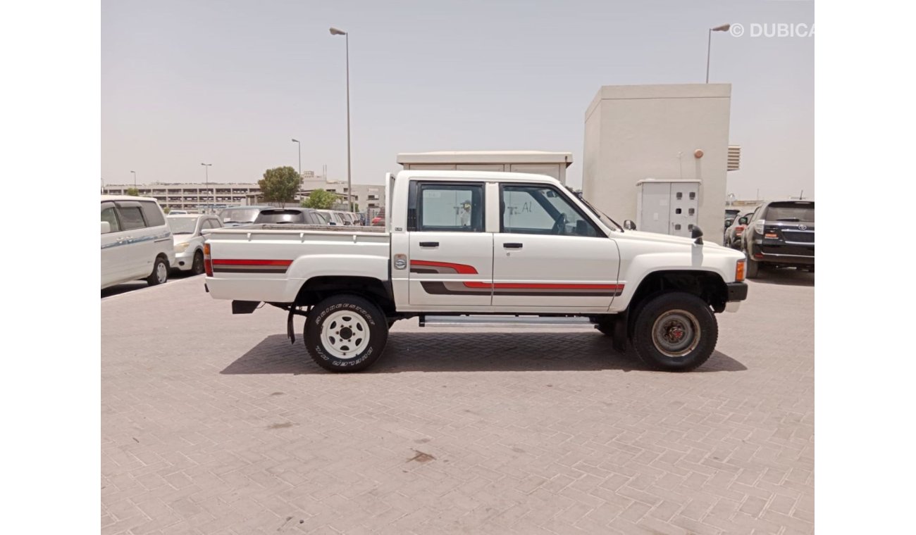 تويوتا هيلوكس TOYOTA HILUX PICK UP RIGHT HAND DRIVE (PM1373)