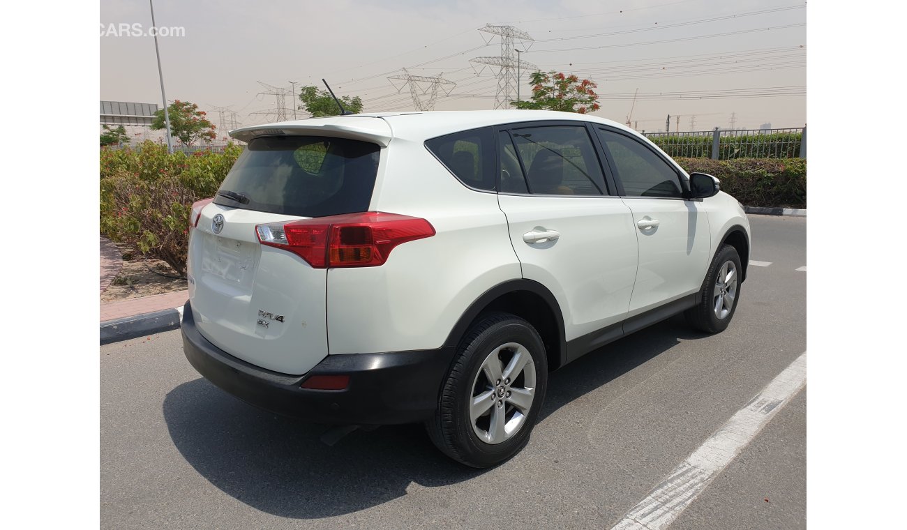 Toyota RAV4 2015 - GCC - Immaculate Condition