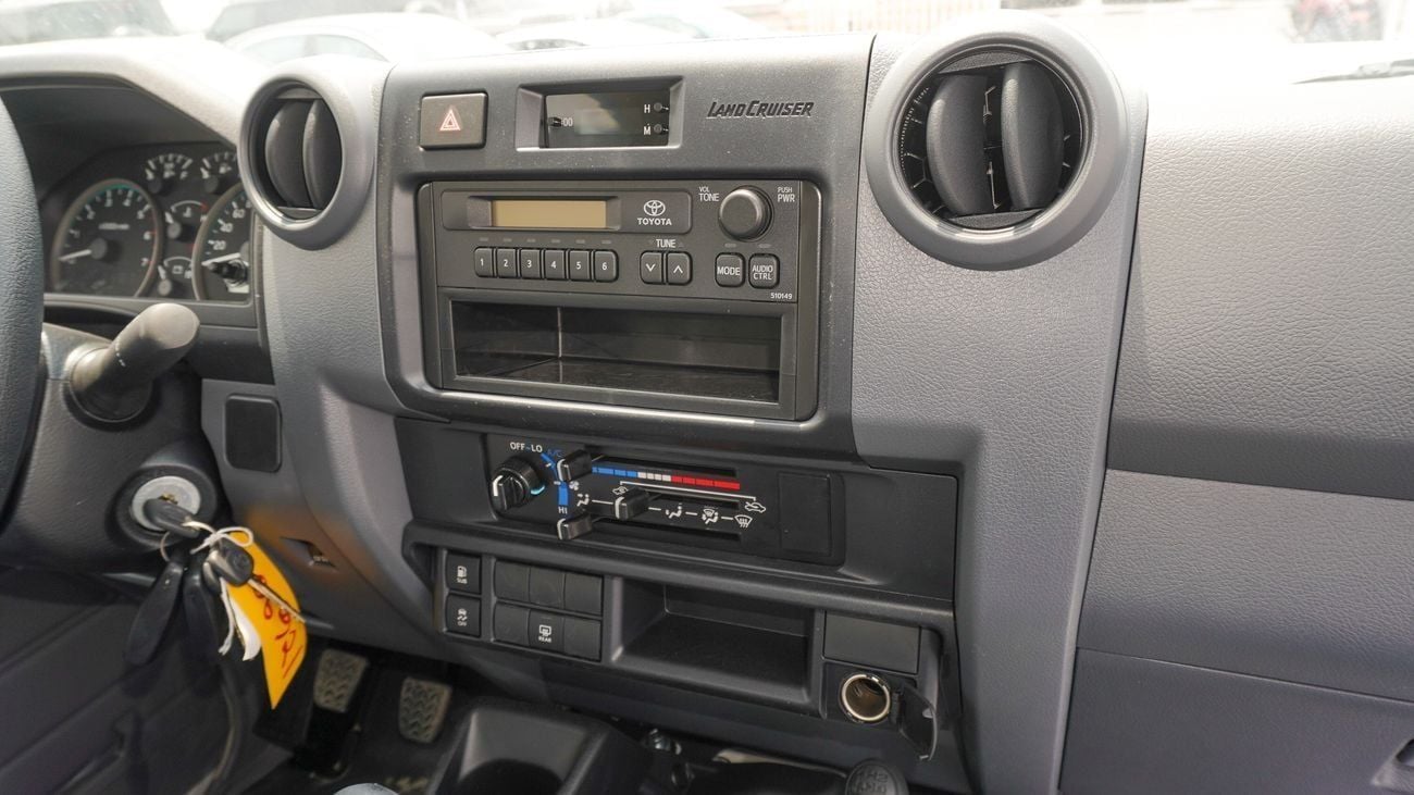 تويوتا لاند كروزر 70 4.0L V6 M/T