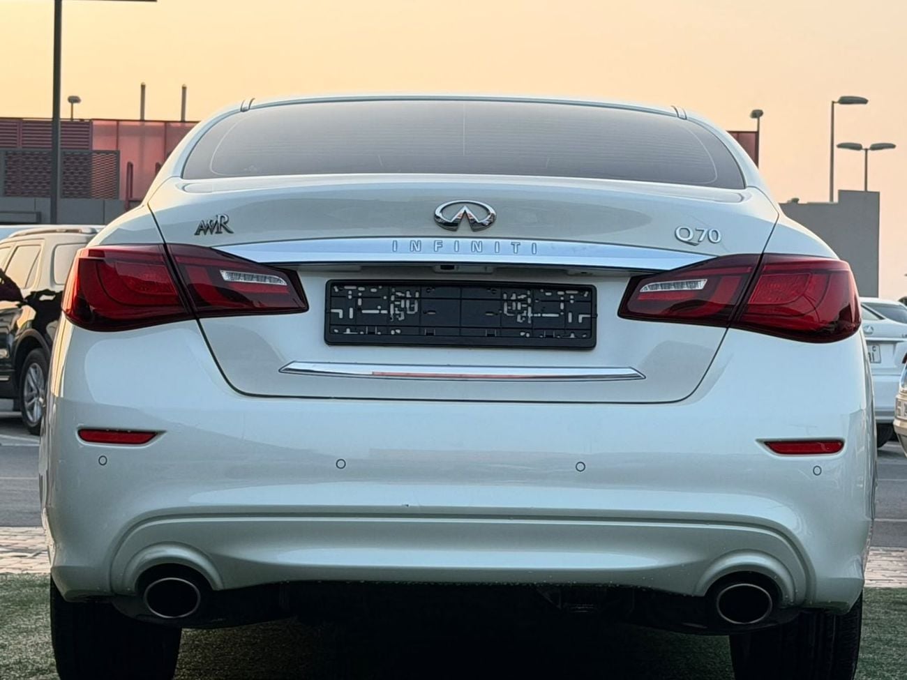 Infiniti Q70 EXCELLENCE First owner from the dealership, full option, sunroof, two keys
