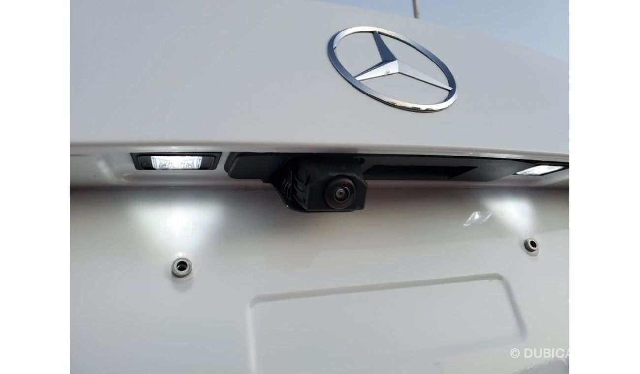 Mercedes-Benz C 200 Mercedes-Benz C200 2022 sedan AWD 1.5L petrol White  color