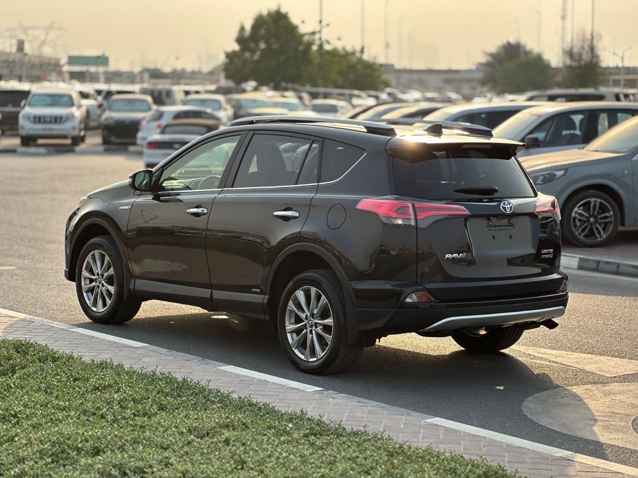 Toyota RAV4 Limited Hybrid Full Option 2018