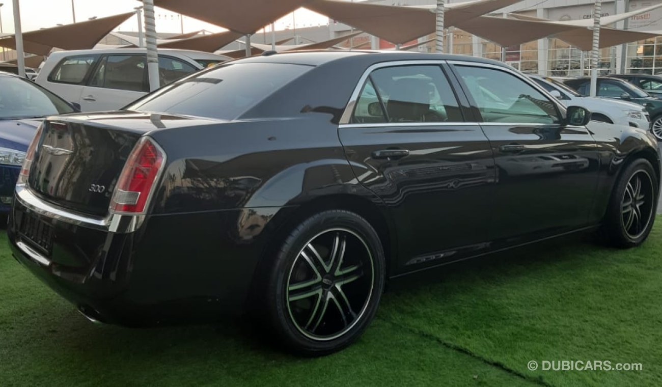 Chrysler 300 Import - No. 2 - Cruise Control - Alloy Wheels - Leather - Without accidents - Excellent condition,