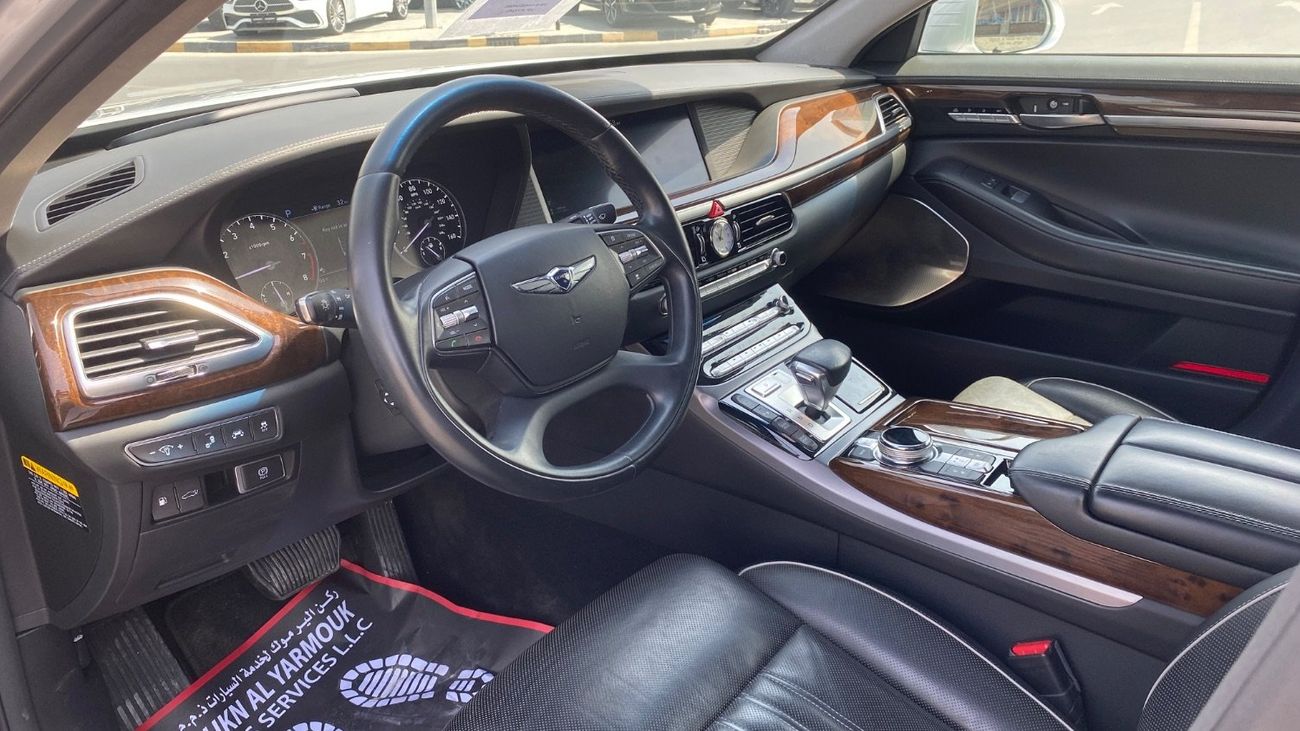 Genesis G90 Premium 3.3L RWD