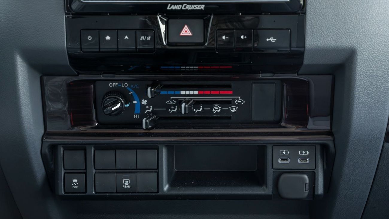 Toyota Land Cruiser 76 TOYOTA LANDCRUISER76 HARDTOP 2.8 MT LX LOW -2026YM