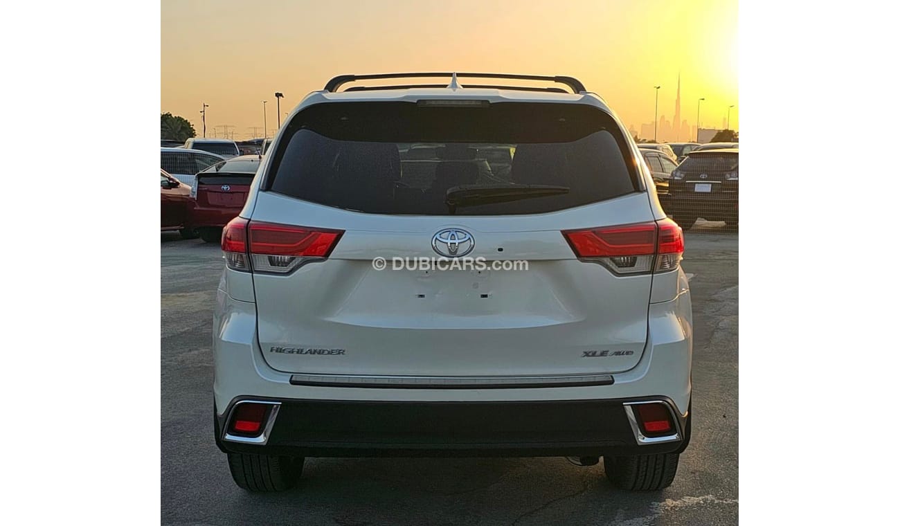تويوتا هايلاندر 2017 TOYOTA HIGHLANDER  XLE AWD - 3.5L V6 - CANADIAN SPECS  - 7 Seater / EXPORT ONLY