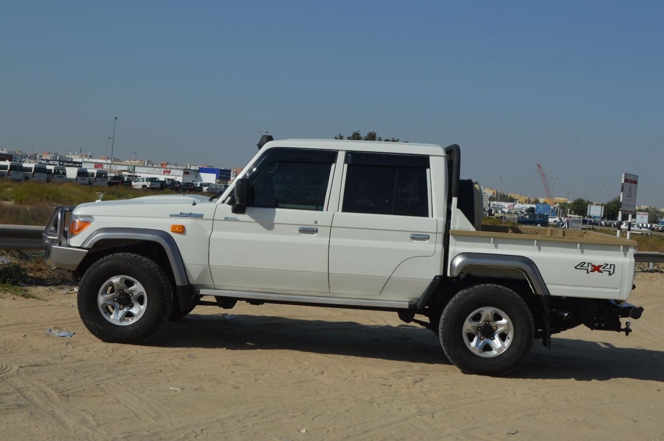 Toyota Land Cruiser Pick Up Double Cabin  Left Hand Drive Engine:  V6