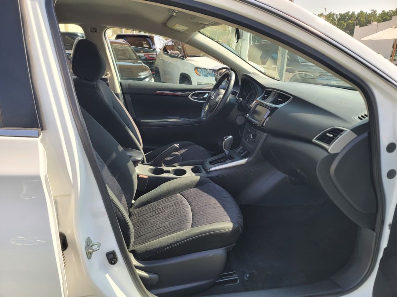 نيسان سنترا SV 1.8L