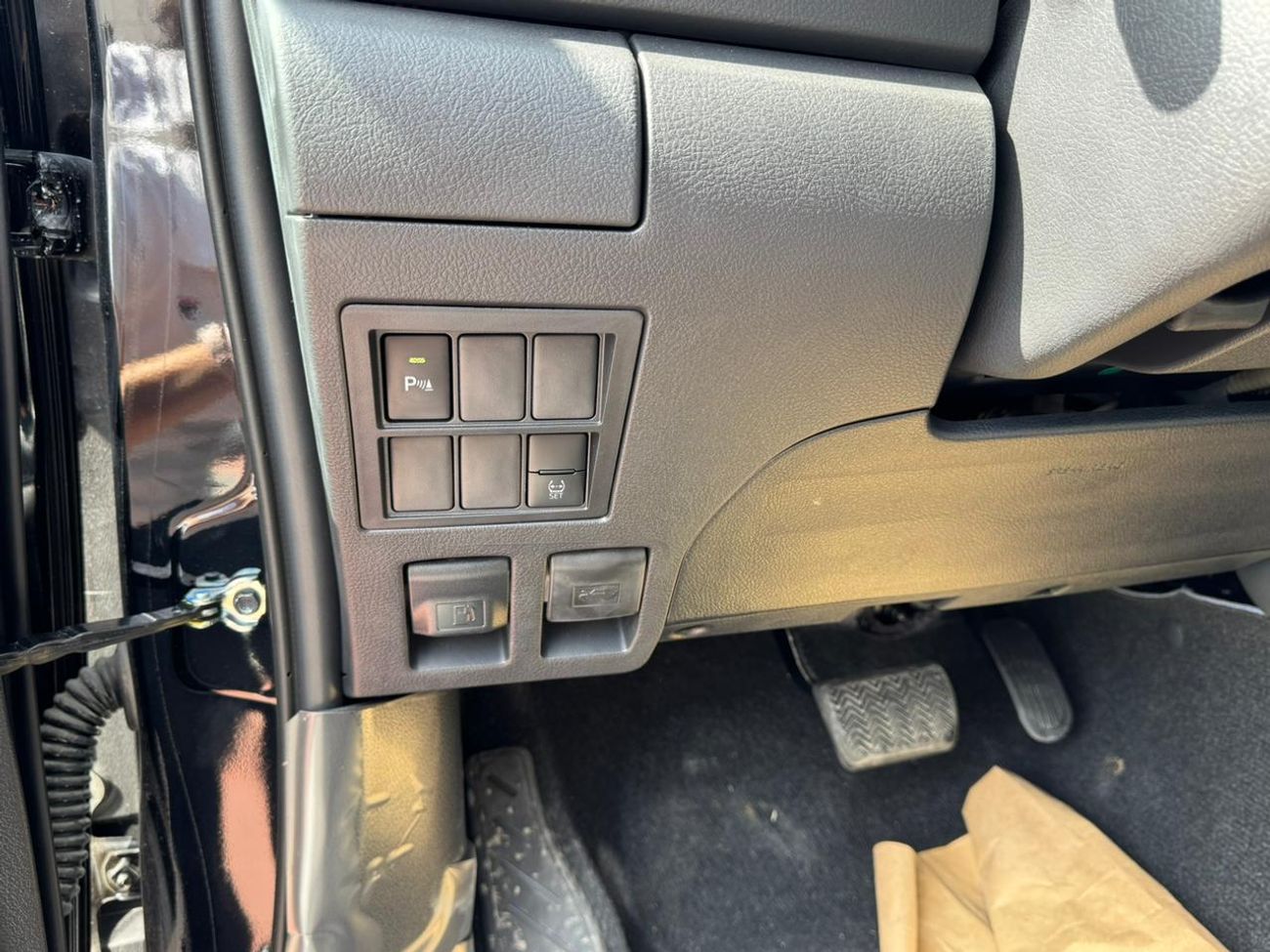 تويوتا فورتونر TOYOTA FORTUNER MID OPTION 4.0L 2025