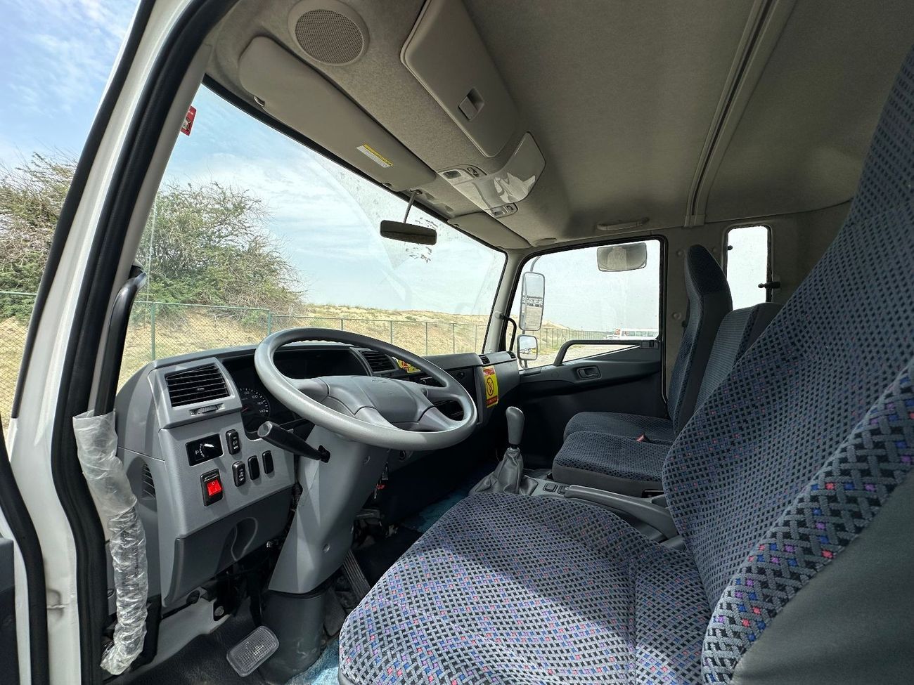 Mitsubishi Fuso Canter GCC VERY CLEAN