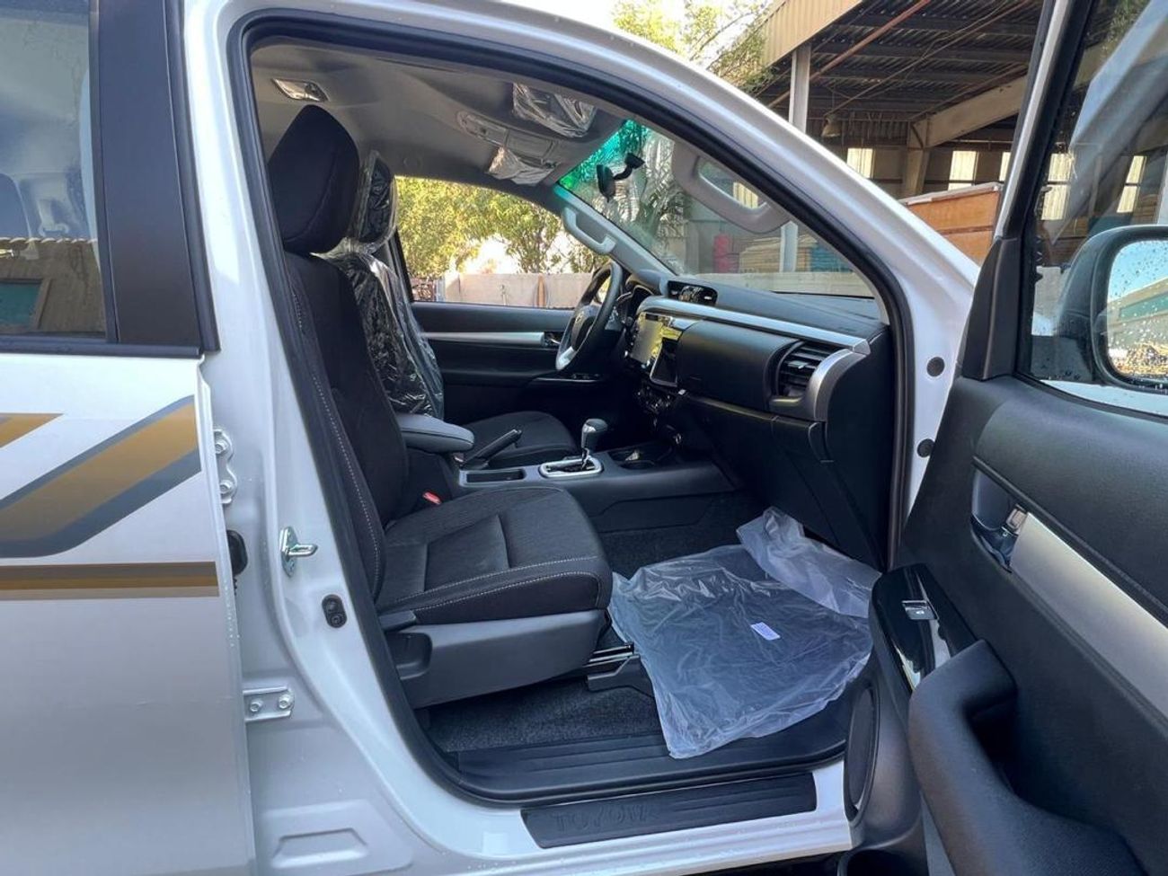 Toyota Hilux Hilux 2.4 diesel Full option  Push start GCC