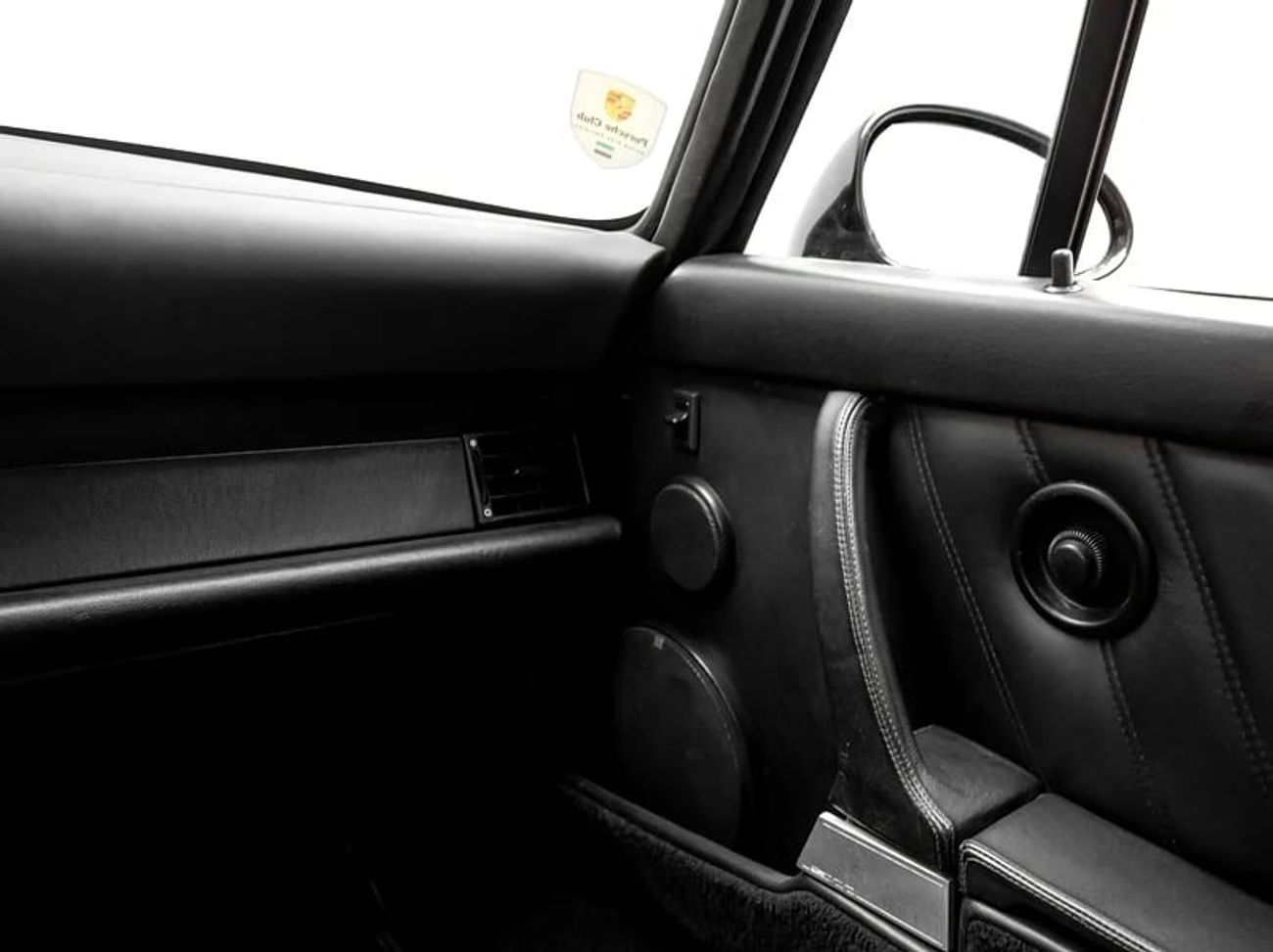 Porsche 911 964 Turbo (with Turbo S Factory Kit) Manual Transmission | GCC Spec