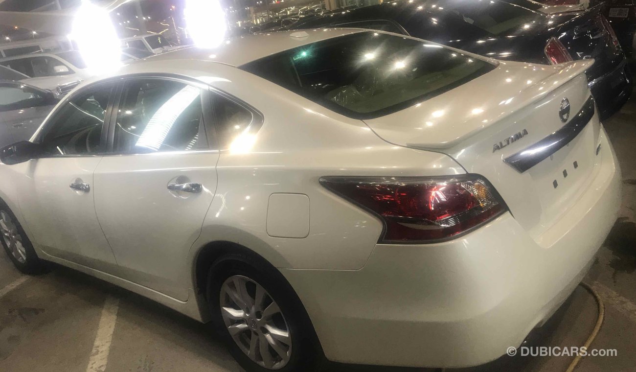 Nissan Altima بيع او مبادله