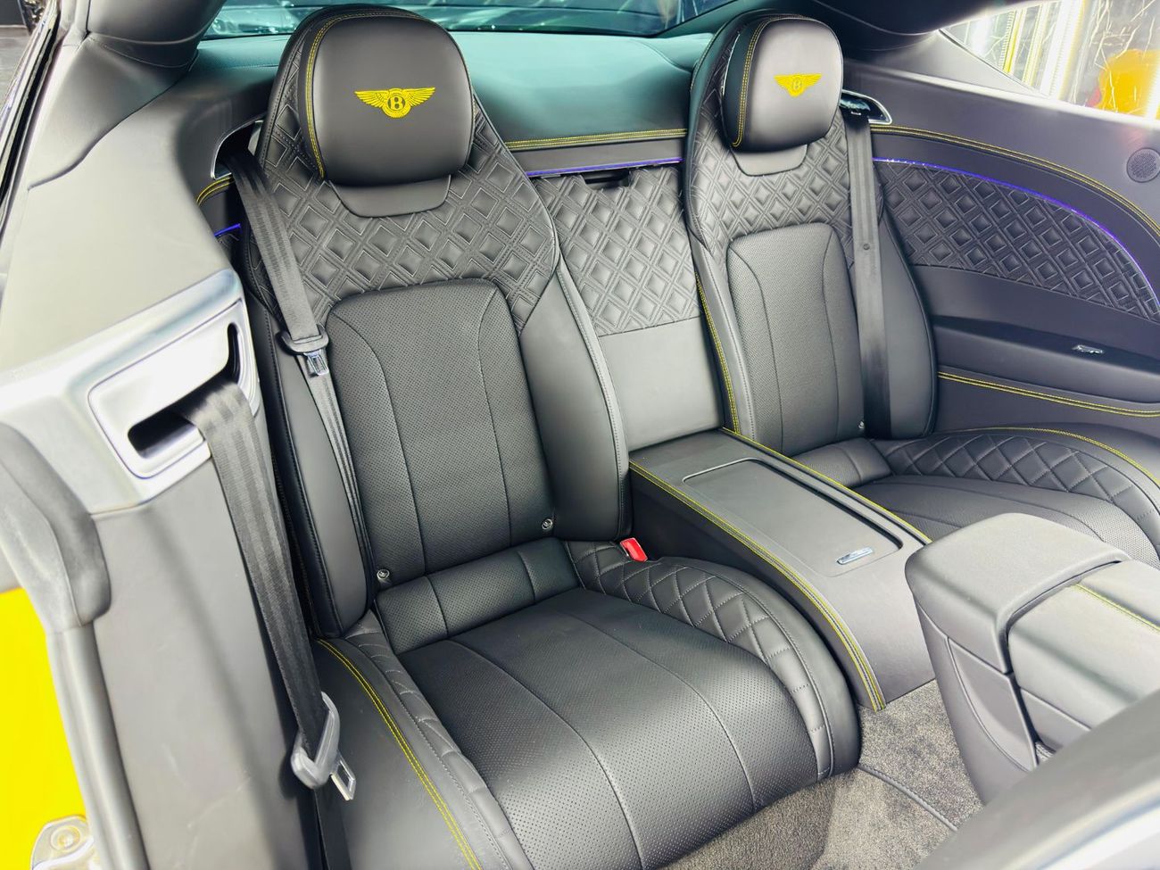 بنتلي كونتيننتال جي تي 6.0L W12 (626 HP) 2020 Bentley Continental GT, Warranty, Fully Loaded, Very Low Kms, Excellent Condi