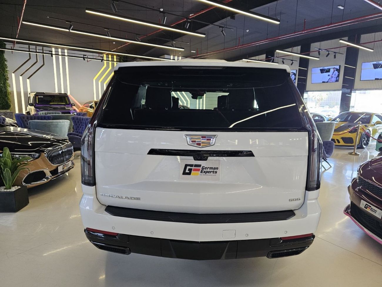 كاديلاك إسكالاد Sport 6.2L 4WD Sport 6.2L AWD 2025 CADILLAC ESCALADE GCC - SPORT - 5 YEARS DEALER WARRANTY + SERVICE