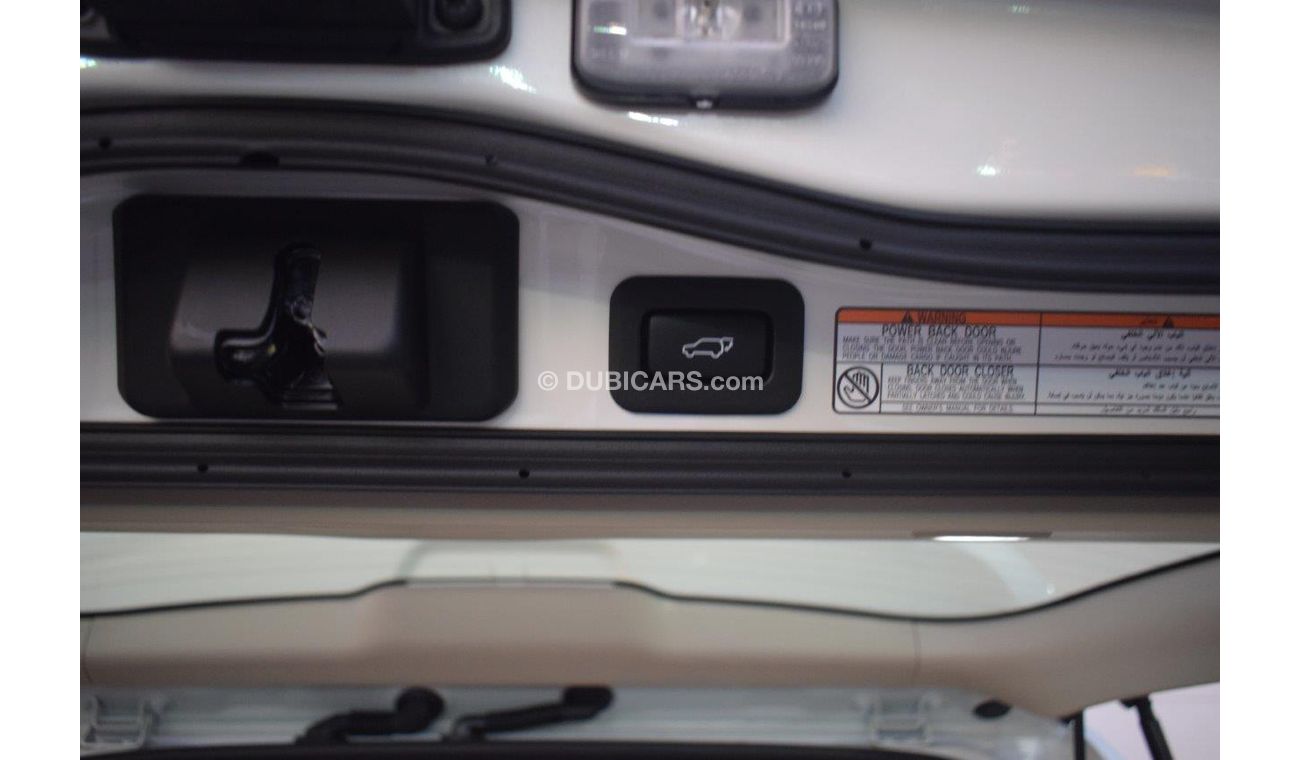 Toyota Land Cruiser 200 GXR V6 4.0L Petrol Grand Touring