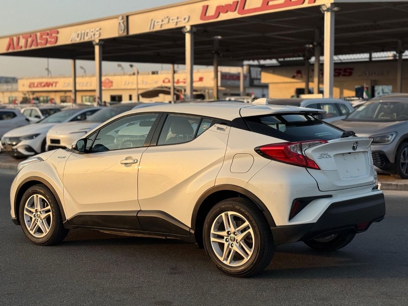 تويوتا CHR Hybrid TOYOTA CHR XLE