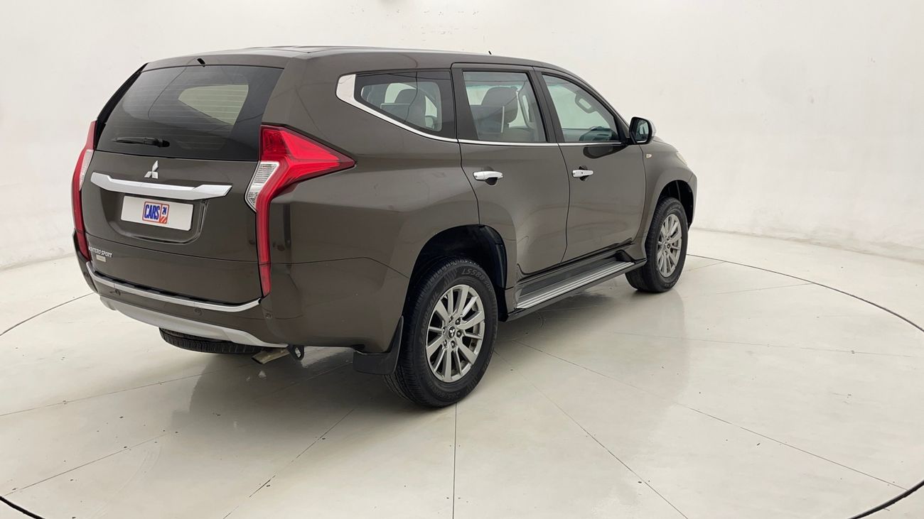 ميتسوبيشي مونتيرو سبورت GLX MID 3 | بدون دفعة مقدمة | اختبار القيادة في المنزل