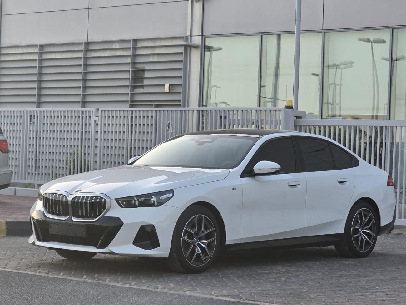 BMW 520i BMW 520i 2025 korean//BODY KIT M POWER // ORGINAL PAINT // ACCIDENT FREE // PERFECT CONDITION