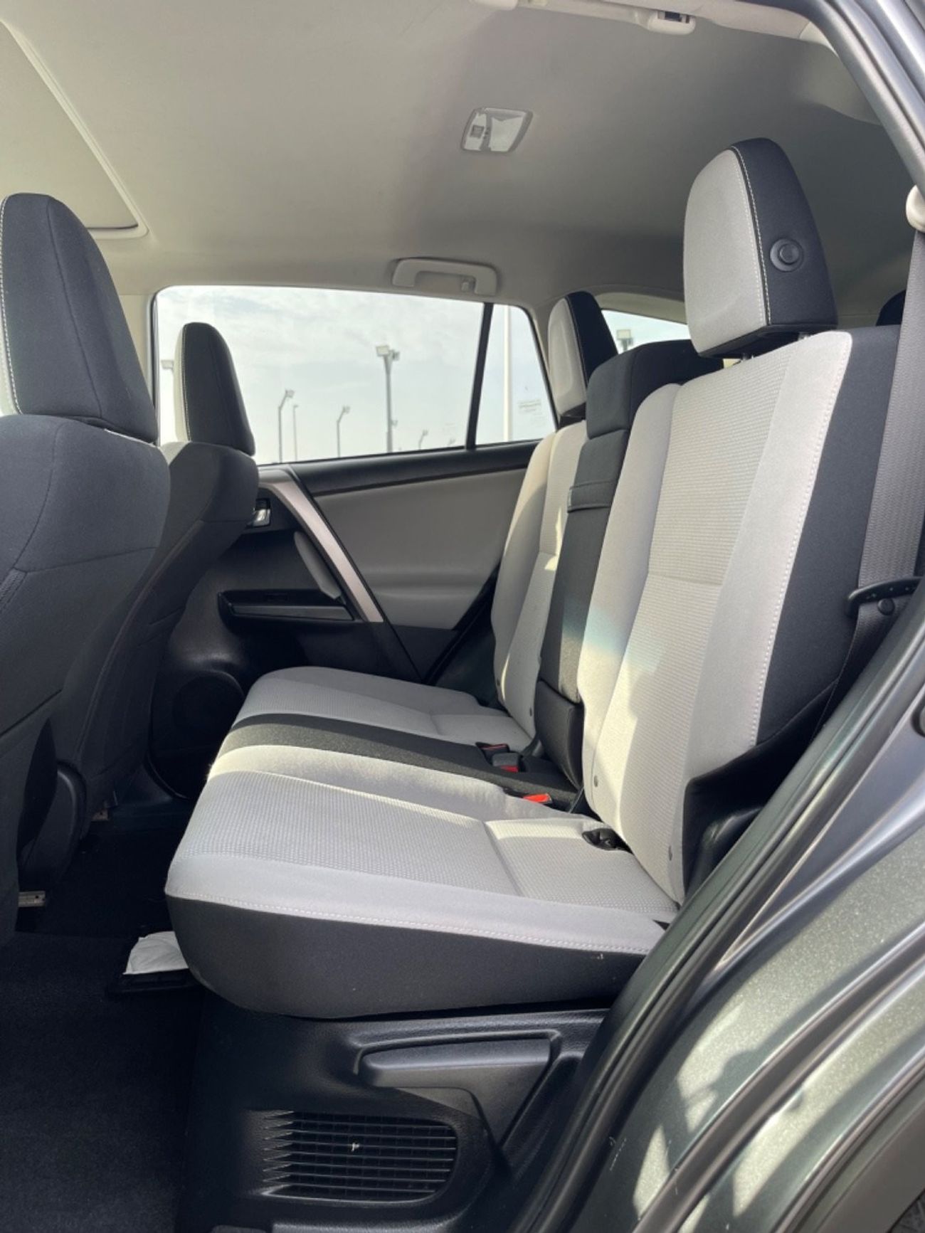 Toyota RAV4 VXR 2017 TOYOTA RAV4 XLE HYBRID 4x4 FULL OPTIONS IMPORTED FROM USA