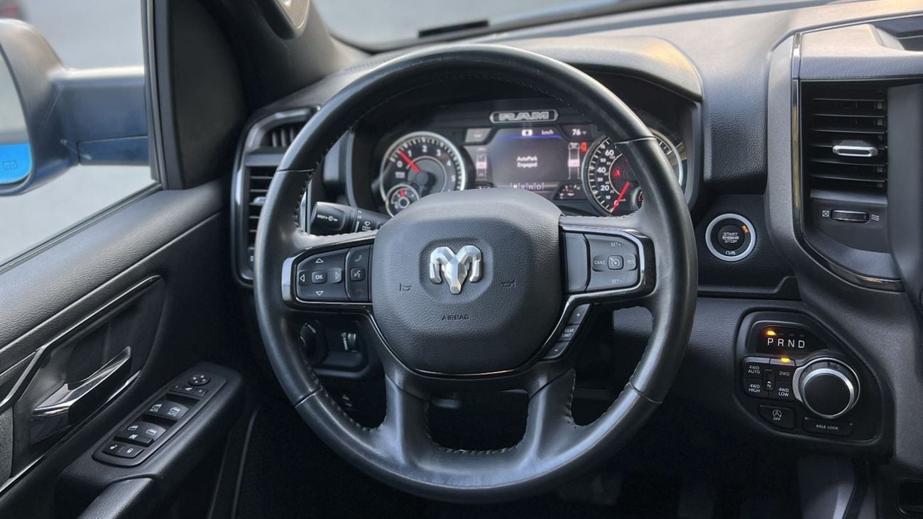 RAM 1500 Big Horn 2023 Crew Cab 4x4  32500Km American