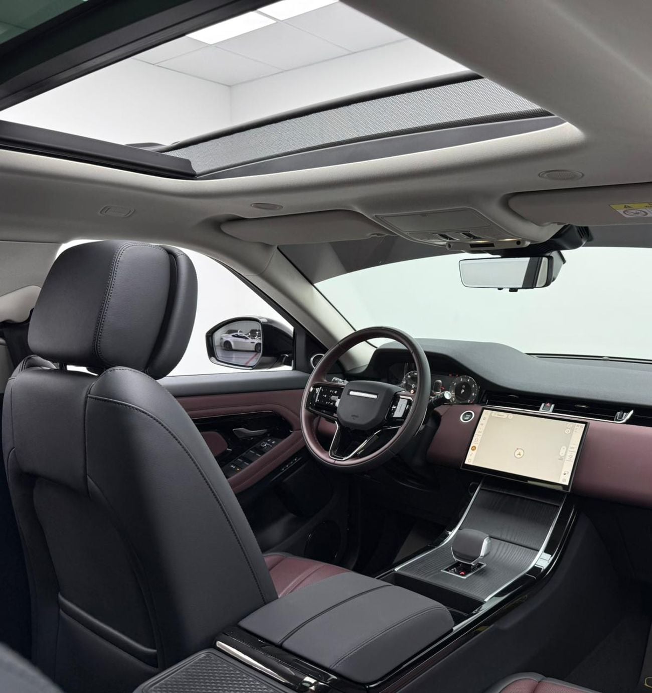 لاند روفر رانج روفر إيفوك P250 SE 2.0L 2025 Range Rover Evoque P250 SE Dynamic L, Warranty, Low Km, Excellent Condition, Chine