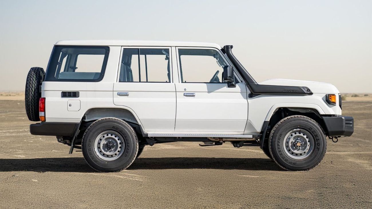 Toyota Land Cruiser 70 LC 76 - Manual - 4.2L - Diesel - Hard Top - Four Wheel Drive - 9 seats - 5 Door