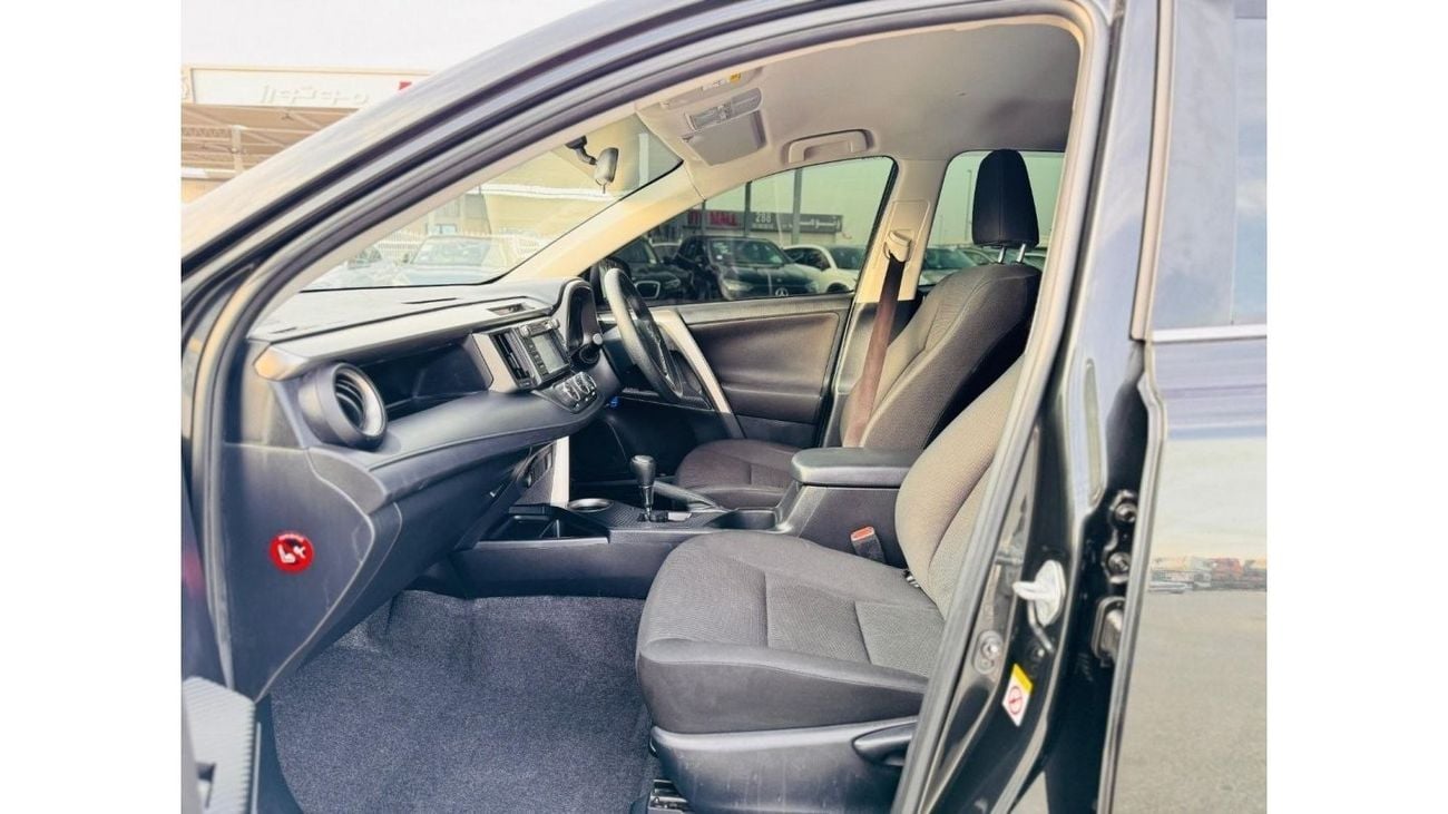 تويوتا راف ٤ -