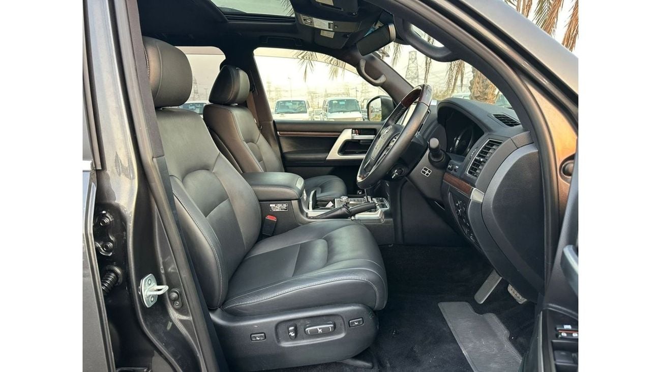 Toyota Land Cruiser ZX | MODIFIED TO LC300 GR SPORTS | 2017 | RHD | 4.6L PETROL | SUNROOF | 360 VIEW CAMERA
