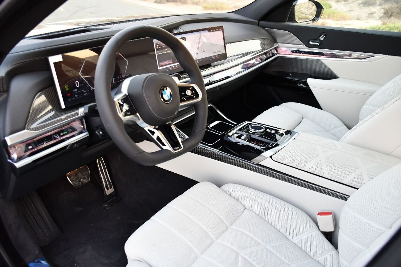 بي أم دبليو 735i BMW 735I M KIT 2026 GCC