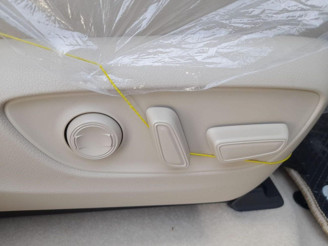 تويوتا لاند كروزر ZX FULL OPTIONS PETROL 7 SEATER TOP RANGE COMPLETE