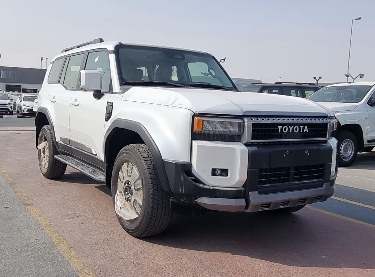 تويوتا برادو TOYOTA PRADO 2.4L PETROL WITH RADAR MY 2025