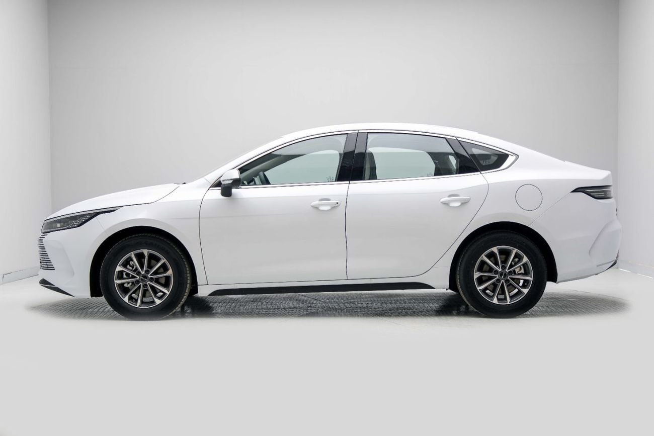 بي واي دي ديسترويار 05 DM-I Luxury 1.5L Plug in Hybrid - White Inside Grey | Export Only