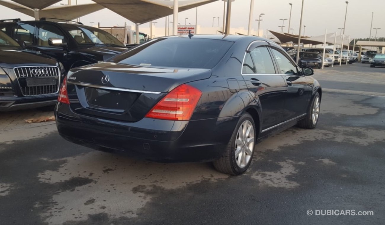 مرسيدس بنز S 350 مرسيدس S350 موديل 2006 ياباني ماشيه 70الف فقط السياره بحاله ممتازه ولا تحتاج اي مصروف