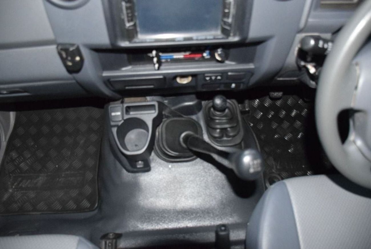 Toyota Land Cruiser Pick Up 2018 Toyota Land Cruiser Pick Up , 4dr Double Cab Utility, 4.5L 8cyl Diesel, Manual, Four Wheel Driv