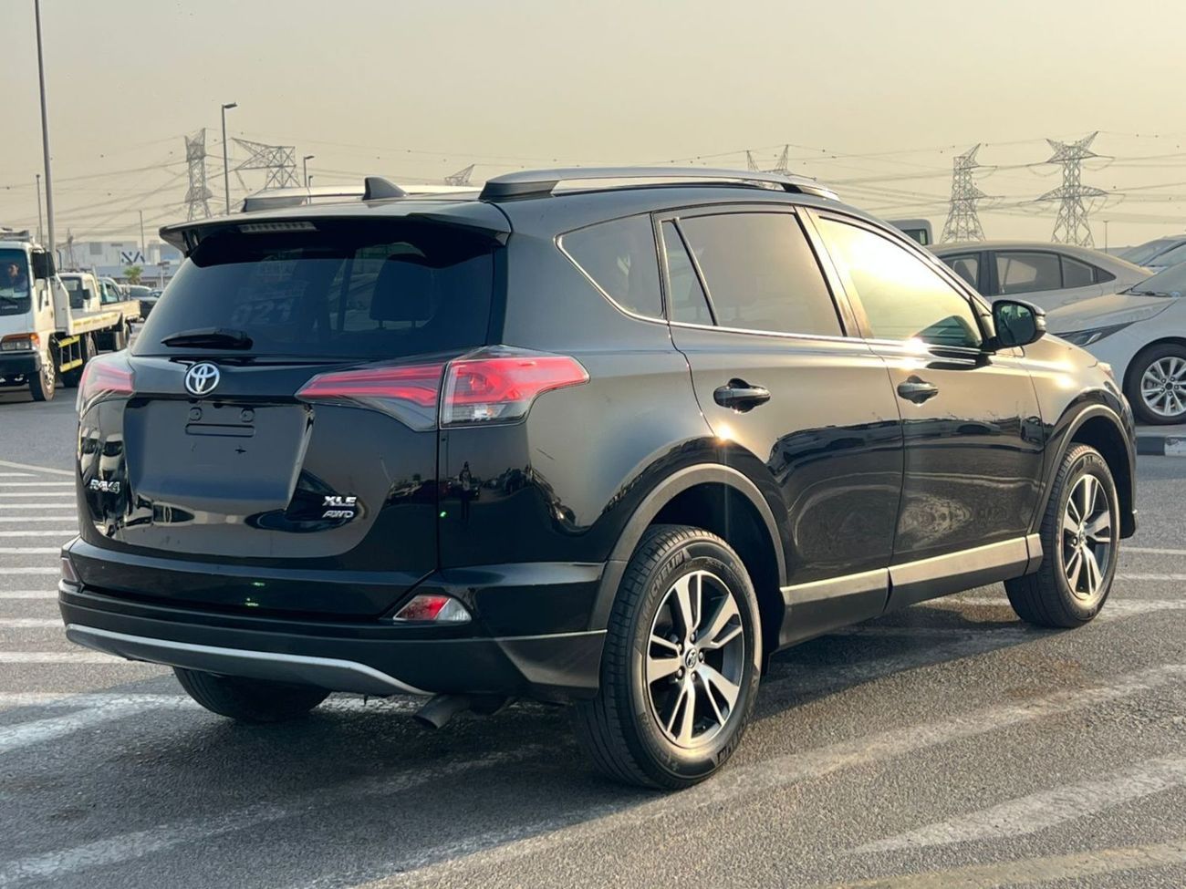 Toyota RAV4 2018 Toyota RAV4 XLE - 2.5L V4-RearCam-AWD 4x4 - Push Start -Leather seat Sunroof - Mileage-