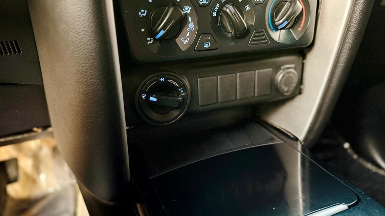 Toyota Fortuner 2020 | 2.4L DIESEL ENGINE | LHD | AUTOMATIC TRANSMISSION | ELECTRIC SEAT | DUAL TONE LEATHER SEATS