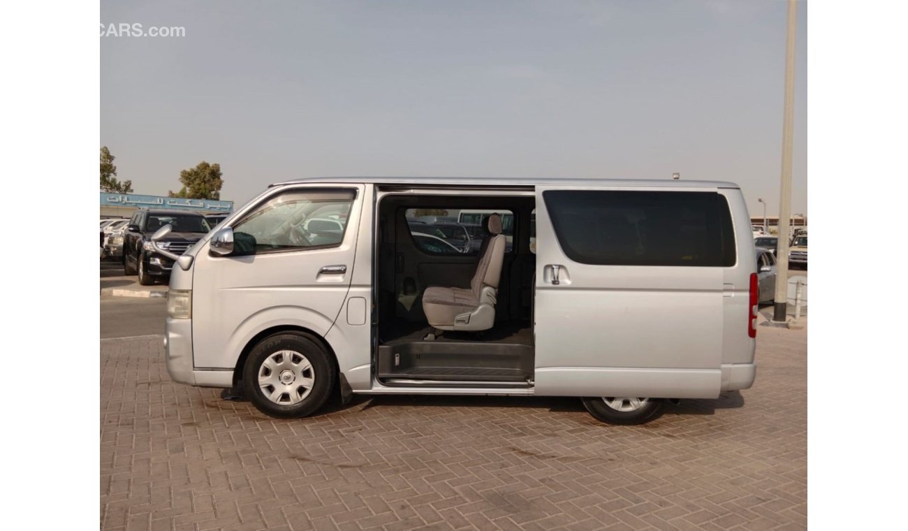 تويوتا هاياس TOYOTA HIACE VAN RIGHT HAND DRIVE (PM1611)