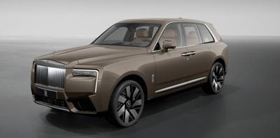 Rolls Royce Cullinan Series II Silver Badge STD In LHD