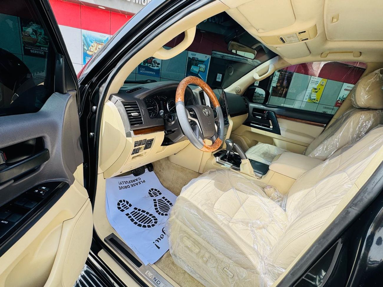 Toyota Land Cruiser Toyota landcruise 2016model Modified 2024 v8 petrol Engine Colour Black push start Sunroof Transmiss