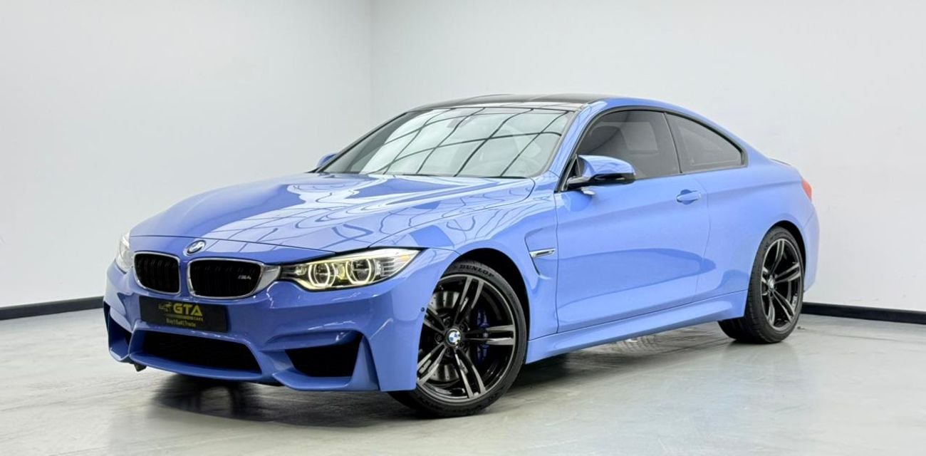 BMW M4 STD 2017 BMW M4 Coupe, Service History, Carbon Fiber Package, Fully Loaded, Excellent Condition, GCC