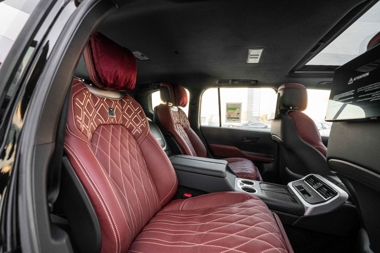 تويوتا لاند كروزر GXR 4.0 لتر بنزين A/T إصدار الطرق الوعرة مع MBS AUTOBIOGRAPHY VIP 4 مقاعد