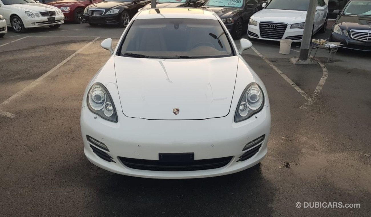 Porsche Panamera 4S Model2011 GCC car prefect condition full option low mileage