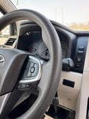 Toyota Hiace DLS - STD ROOF
