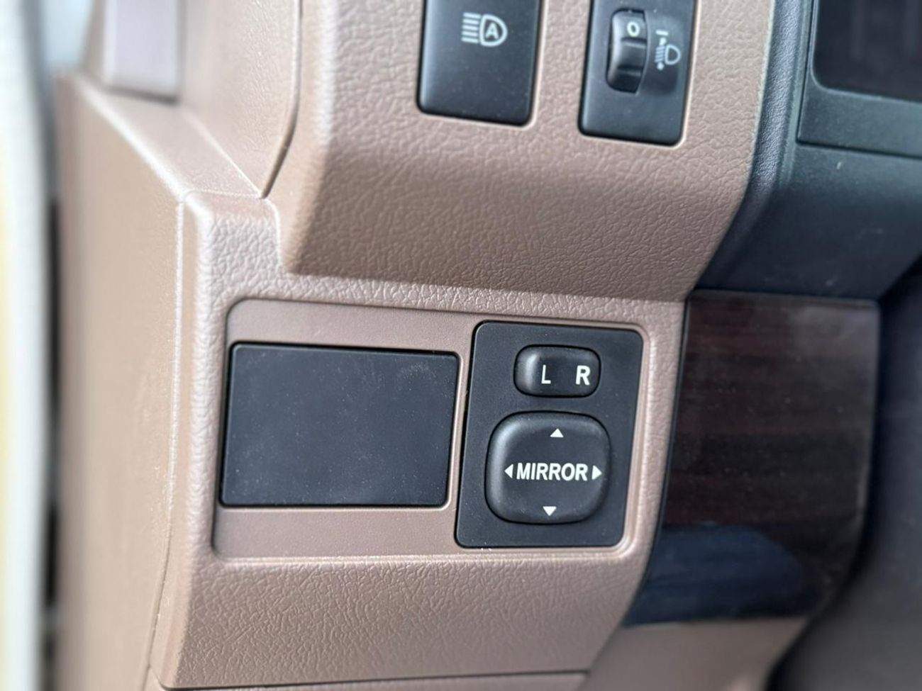 تويوتا لاند كروزر بيك آب 4.0 SINGLE CAB FULL SAUDI SPECS